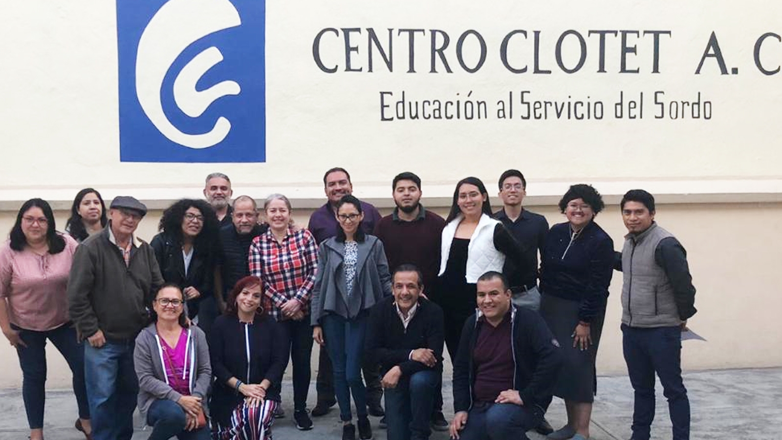 PRIMER ENCUENTRO DE DOCENTES E INTÉRPRETES EN LA EDUCACIÓN DE LAS PERSONAS SORDAS